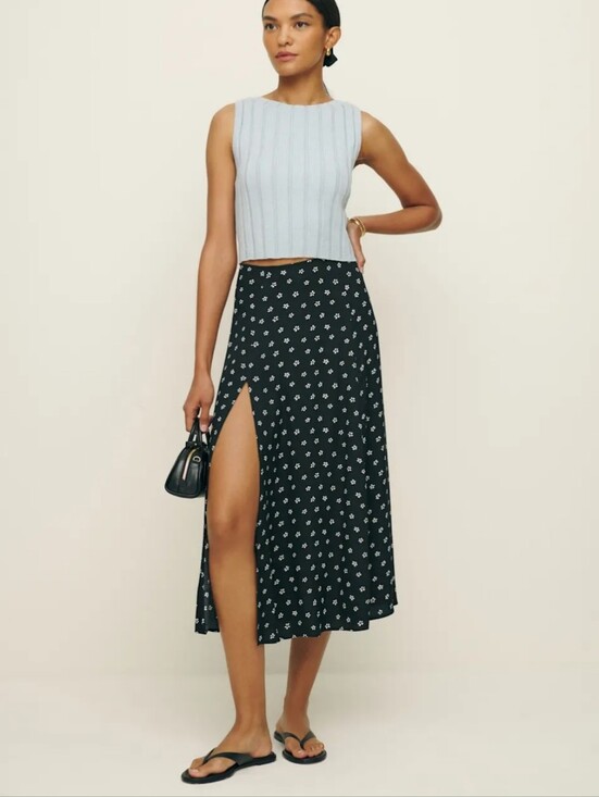 Reformation Dresses & Skirts - Reformation Zoe High Slit Black White Micro Daisy Midi Skirt in Eliza Size 2